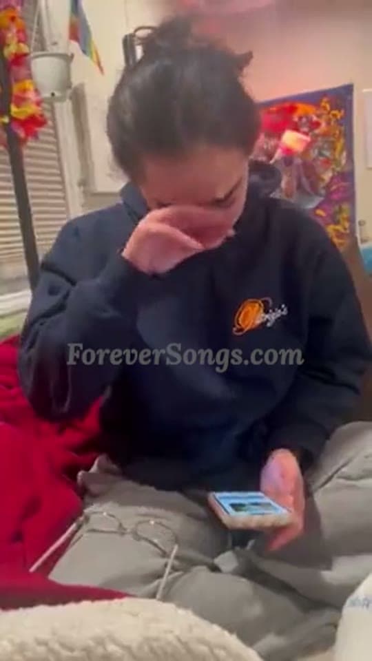 Customer reacting to their custom ForeverSongs song – reaction video 2